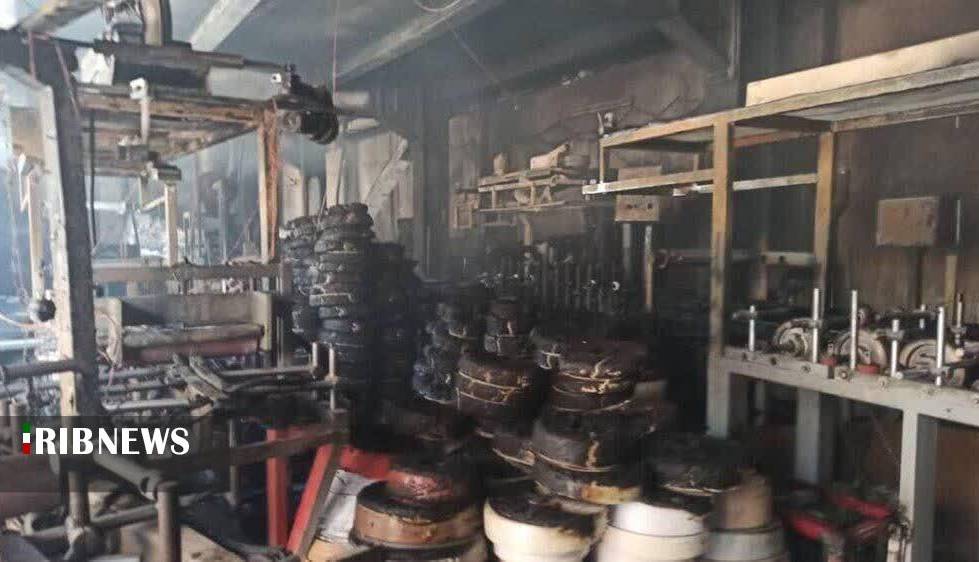 یک فوتی در آتش‌سوزی تولیدی مواد پلاستیکی در تبریز