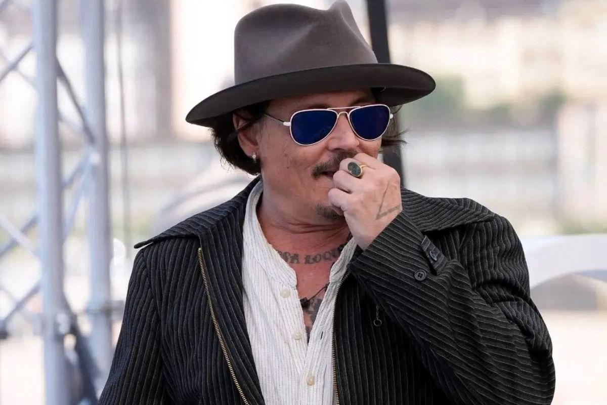 زندگی در انزوای جانی دپ