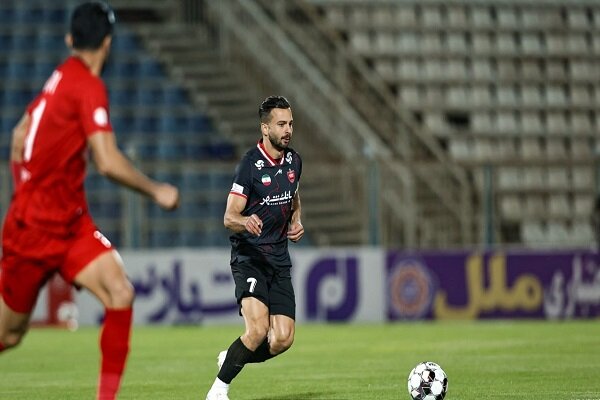 پرسپولیسِ ۱۰ نفره با یک گل تماشایی از شکست برابر تراکتور گریخت