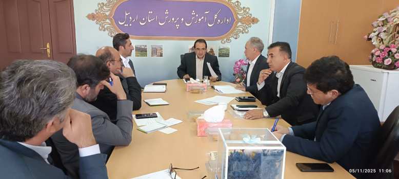 تأکید بر توسعه خدمات رفاهی و زمینه سازی برای سرمایه‌گذاری صندوق ذخیره فرهنگیان در استان