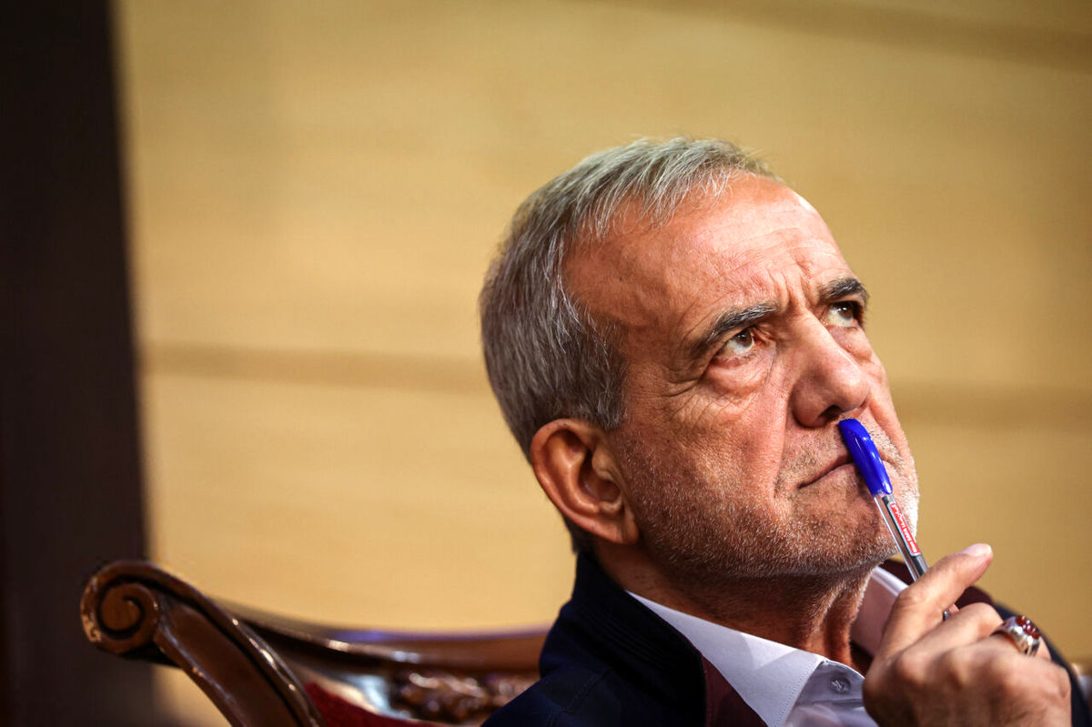 سرمقاله شرق/ راه‌حل رئیس‌جمهور