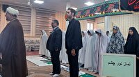 دانش‌آموزان  سلماسی  به نماز ایستادند