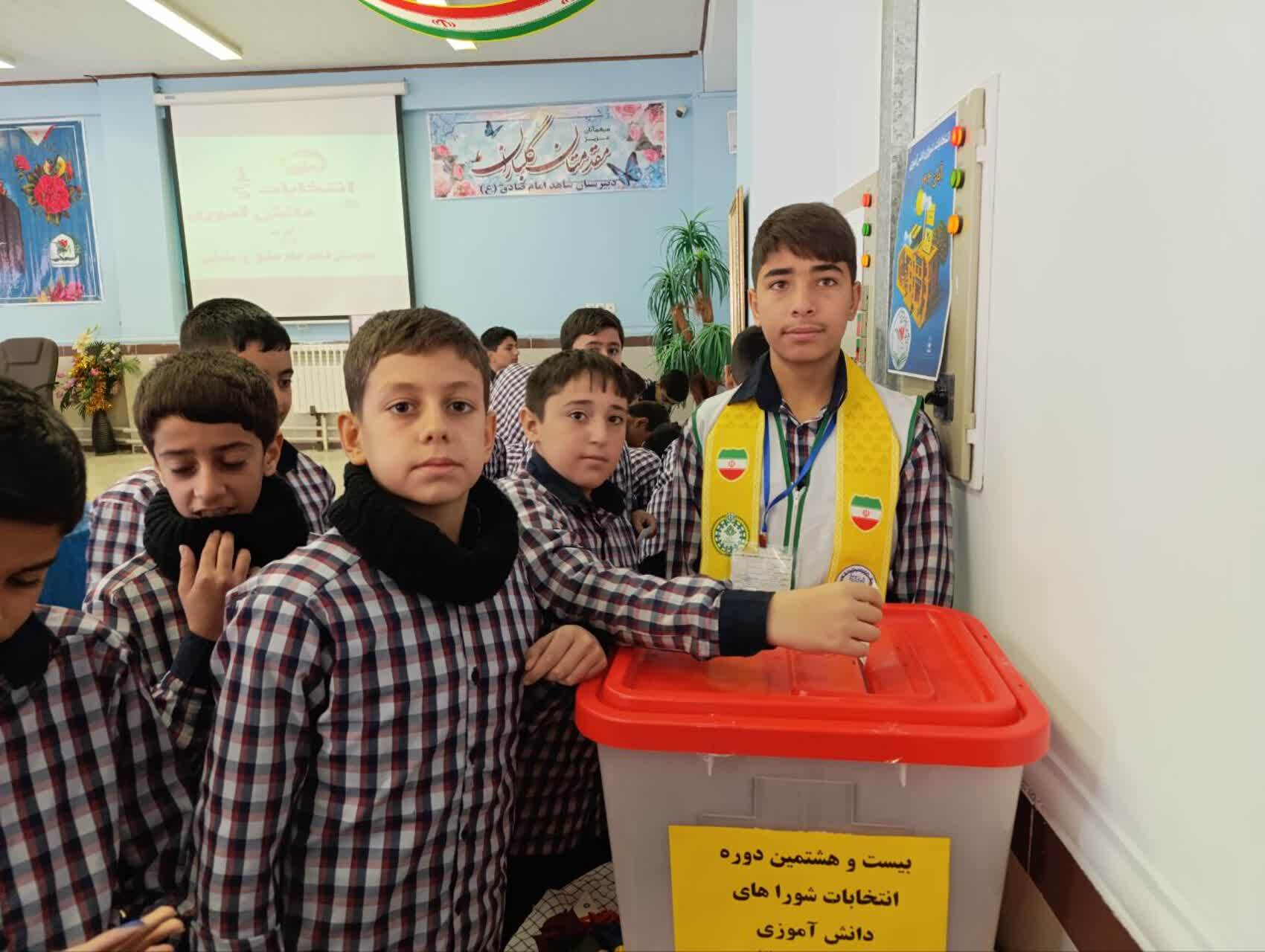 برگزاری انتخابات شورا‌های دانش‌آموزی در سلماس