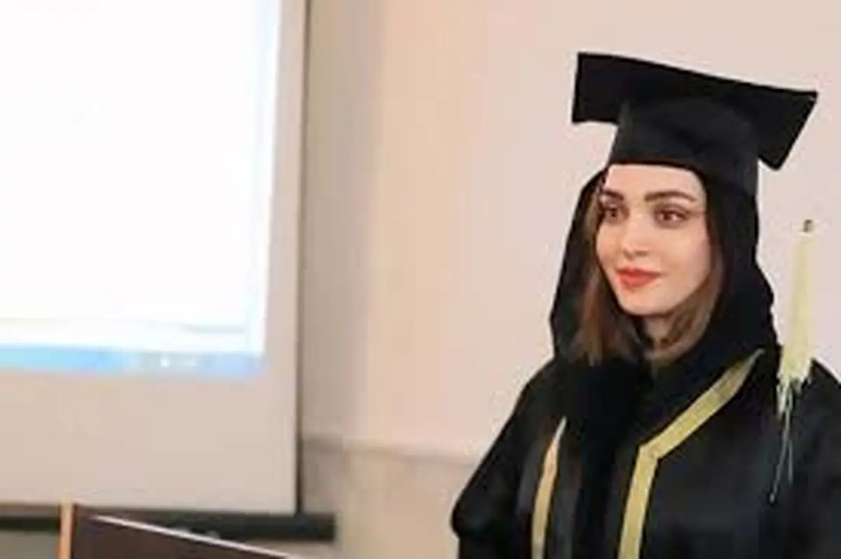 حضور بهنوش طباطبایی با بادیگارد در مراسم فارغ‌التحصیلی/ ویدئو