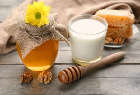 بررسی کامل خواص شیر و عسل برای چاقی