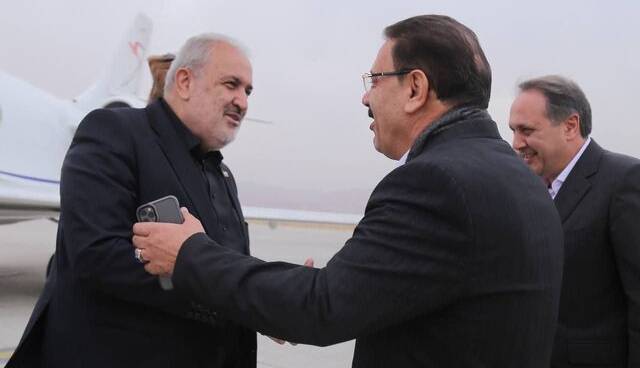 وزیر نیرو با استقبال معاون عمرانی استاندار آذربایجان شرقی وارد تبریز شد