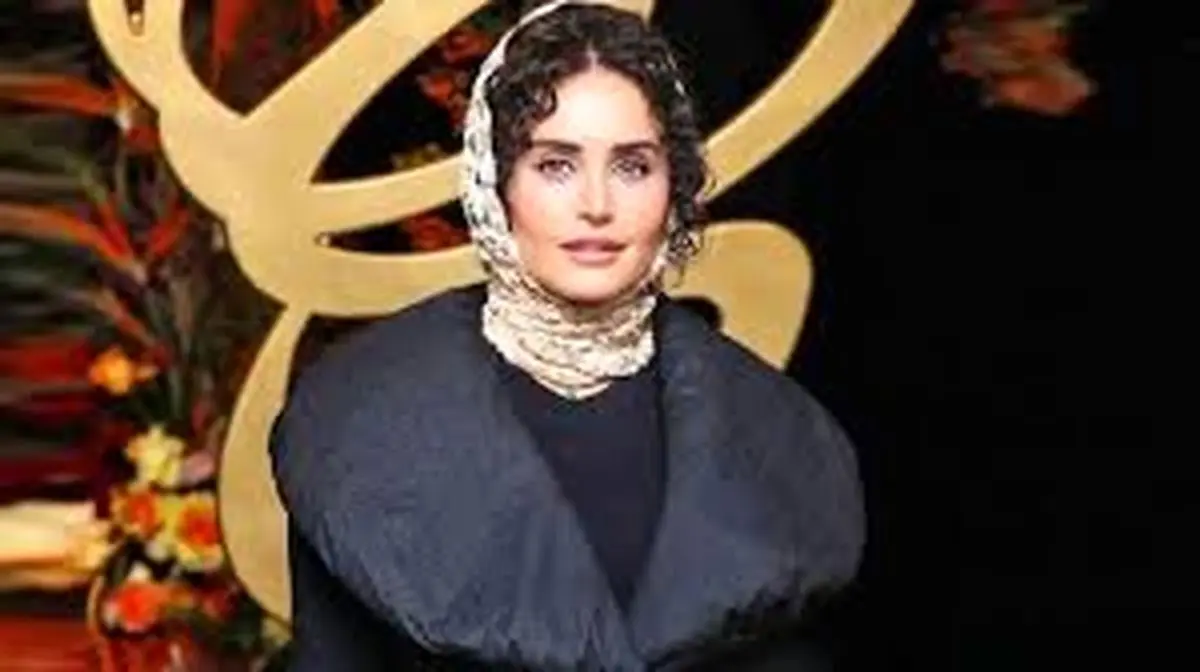 تیپ پاییزی الناز شاکردوست در تئاتر دوستش/ ویدئو