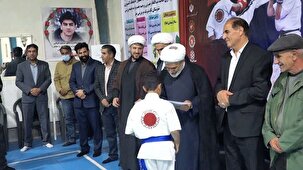 تجلیل از قهرمانان ورزشی و ورزشکاران برتر تکابی