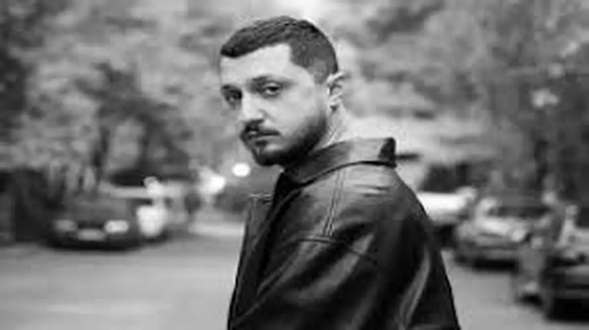 رپر معروف ایرانی در ورزشگاه استمفورد بریج محاصره شد/ ویدئو