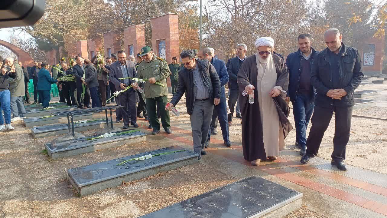 آیین میهمانی لاله‌ها در میاندوآب برگزار شد