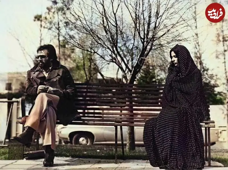 سفر در زمان؛ «ایرج قادری» در کنار «روشنک صدر» در یکی از پارک های تهران؛ سال ۵۵