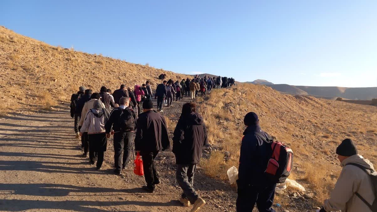 برگزاری همایش پیاده‌روی خانوادگی در اسبقران – میره کوه