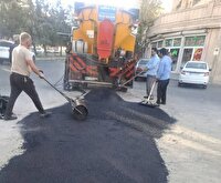 تداوم عملیات مرمت و لکه‌گیری معابر در منطقه یک