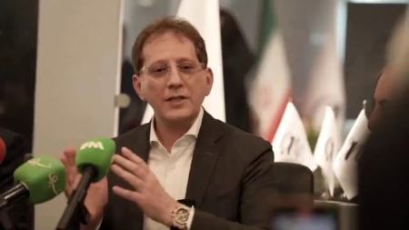 روزنامه جمهوری اسلامی: چرا محکومان فساد چای دبش و بابک زنجانی که با آن همه فساد مالی محکوم به اعدام شد الان به ریش مردم می‌خندند؟