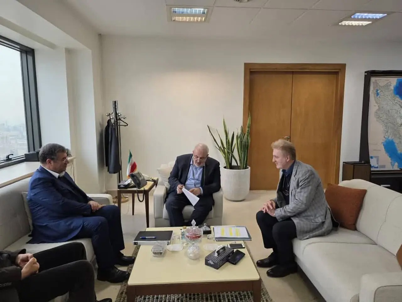 دیدار استاندار آذربایجان‌غربی با وزیر نیرو