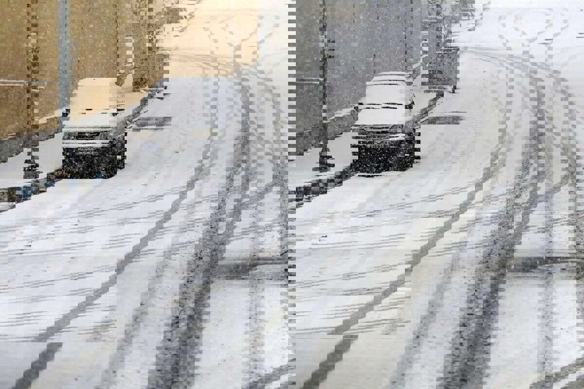 صابری: آغاز بارش ها از روز جمعه در آذربایجان غربی؛ دما کاهش می یابد