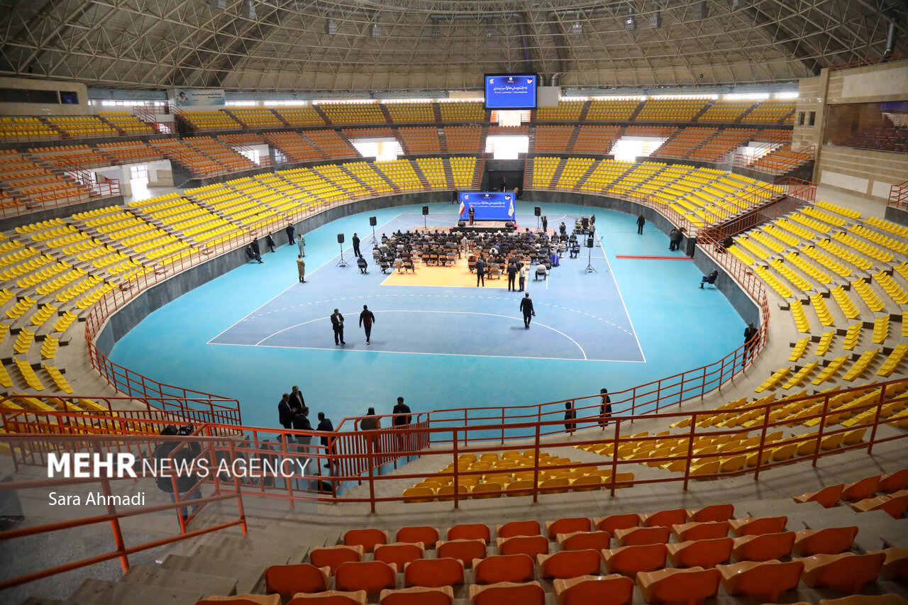 عملیات اجرایی ساخت ورزشگاه سرپوشیده بناب آغاز شد