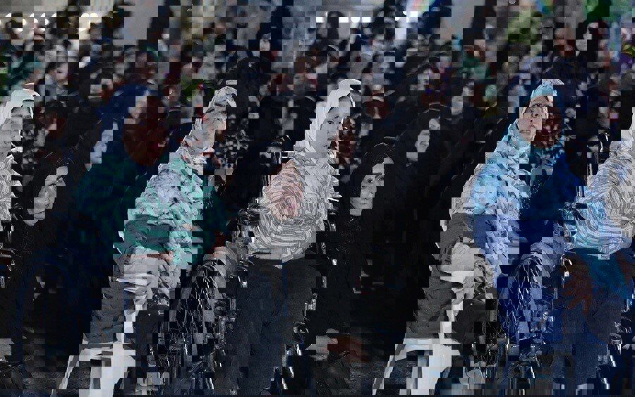 تجلیل رئیس حوزه قضایی اصلاندوز از مادران دارای فرزند معلول