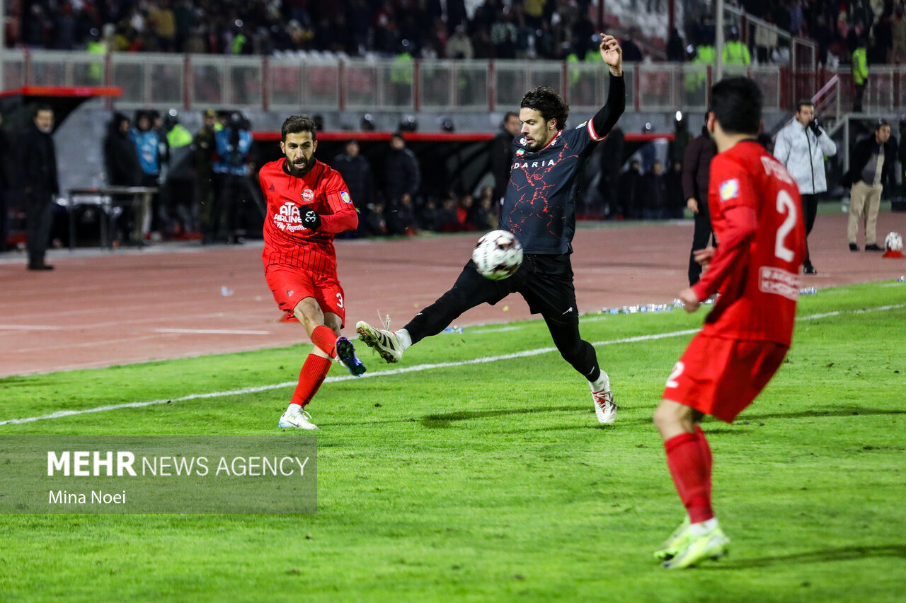 یک بازی و هزار نشان که تراکتور از پرسپولیس عبور کرد؛ هیجان جان گرفت!