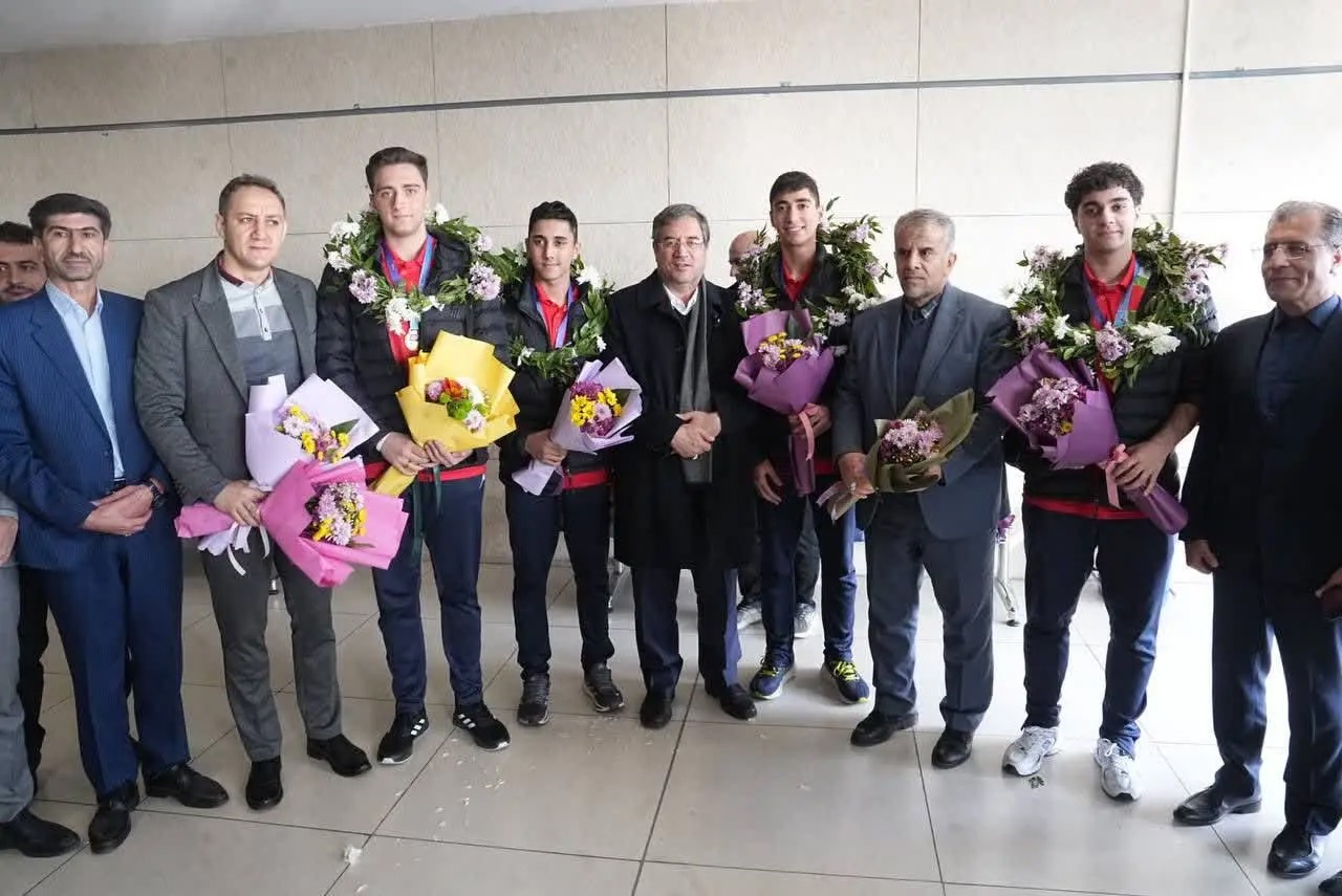 استقبال استاندار آذربایجان‌غربی از قهرمانان والیبال دانش‌آموزی ایران