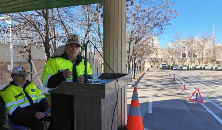استقرار روزانه ۵۰ تیم گشت پلیس‌راه در جاده‌های برف‌گیر اردبیل