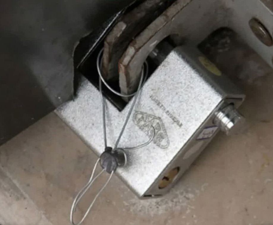 پلمپ ۲ واحد صنفی متخلف در هشترود