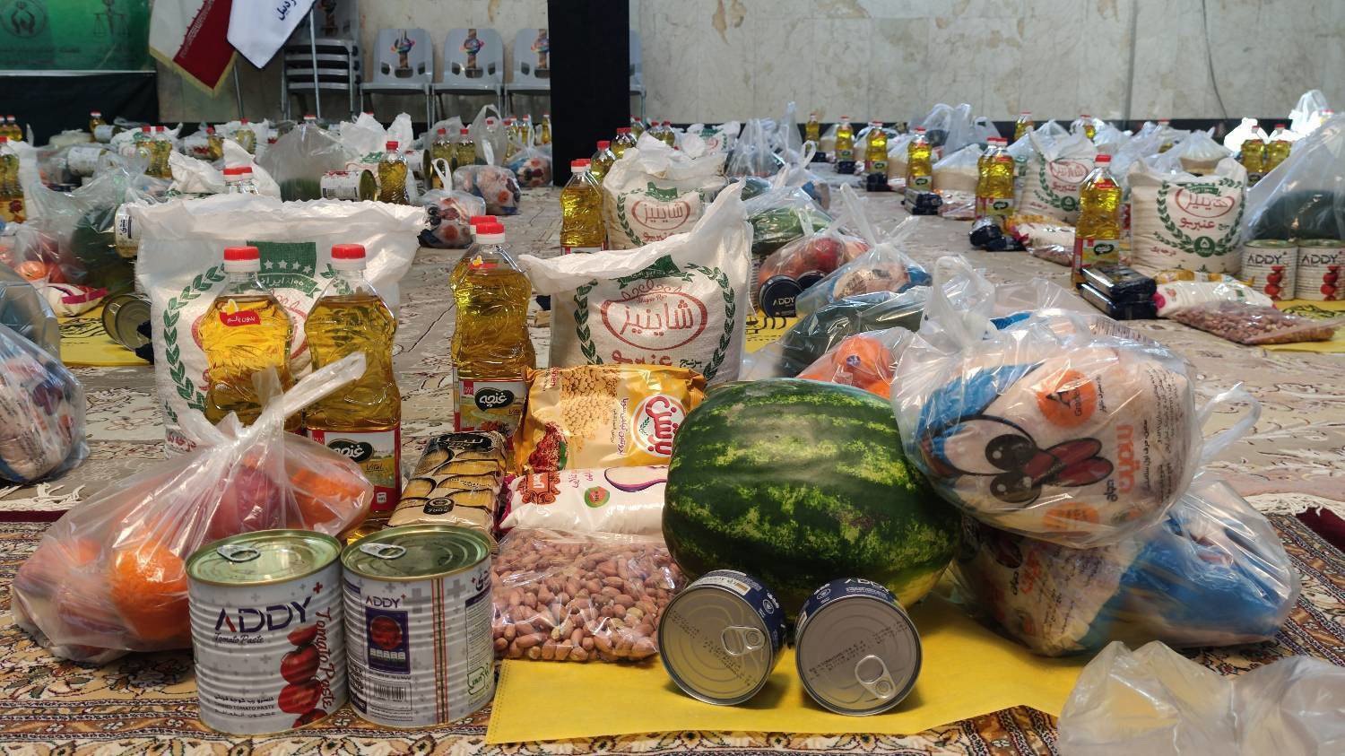 توزیع ۸۰۰ بسته معیشتی بین خانواده‌های زندانیان نیازمند استان اردبیل