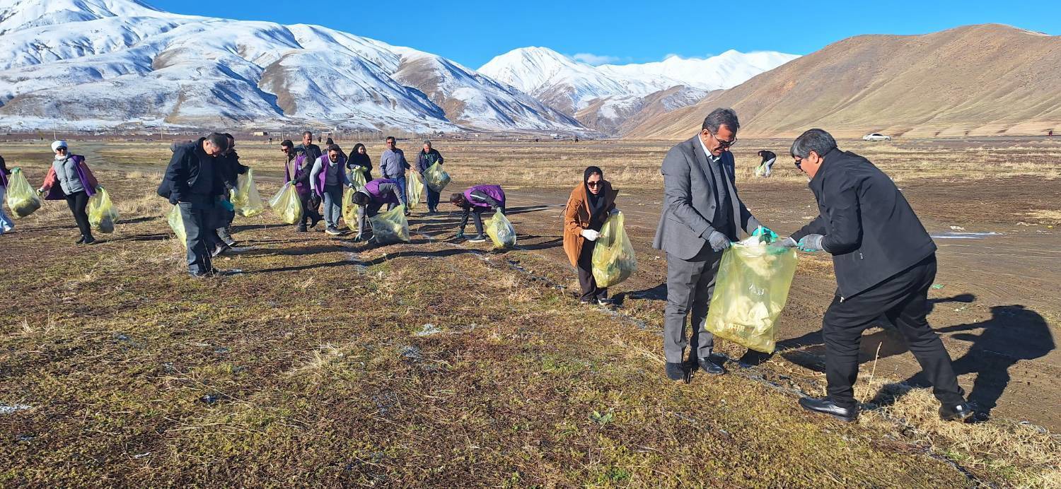 برنامه مشترک‌پاکسازی طبیعت تفرجگاه دریاچه سد شهرچای ارومیه