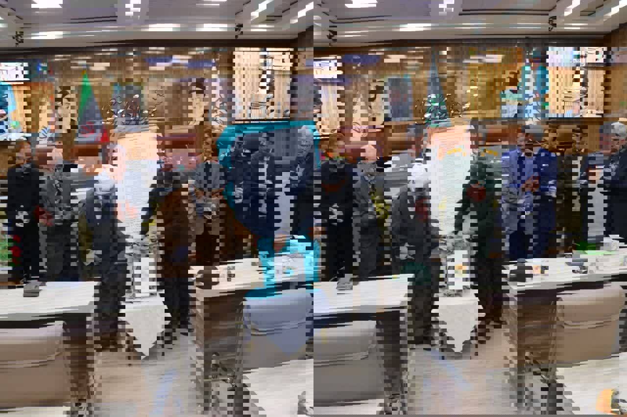 کتاب نفیس آستان شمس تبریزی در خوی رونمایی شد