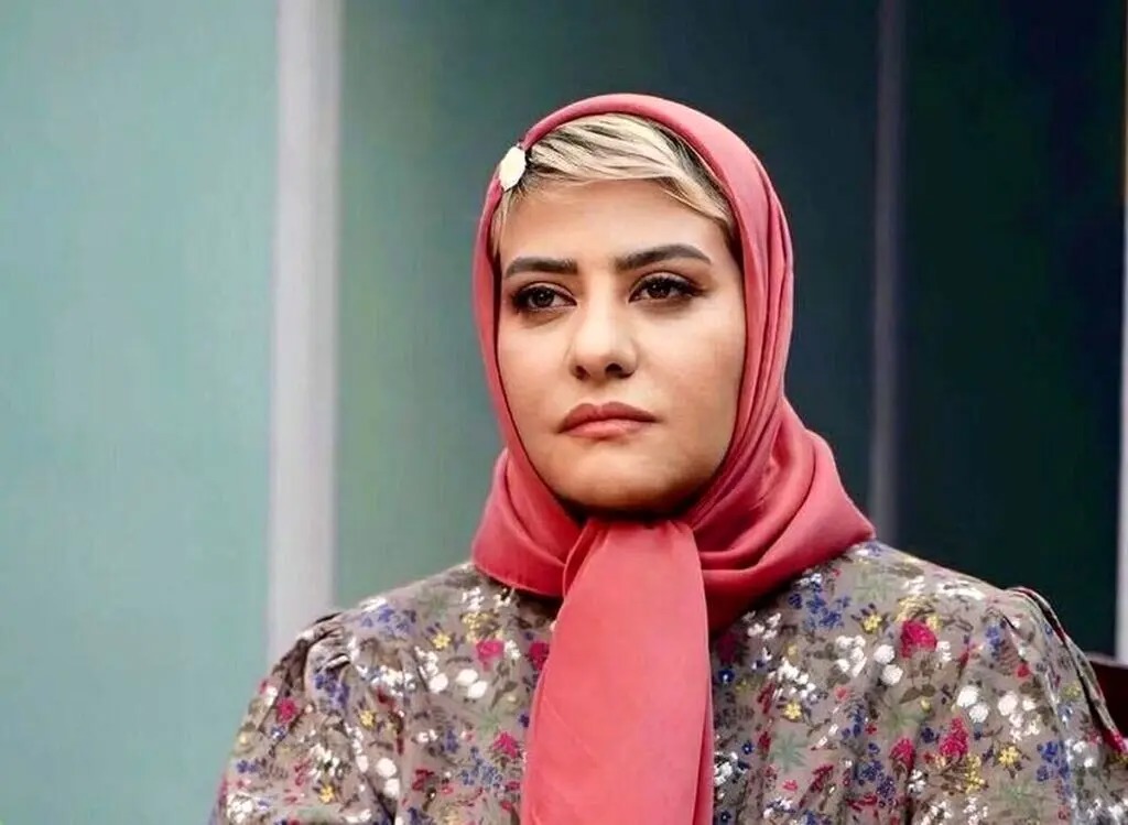 خانم بازیگر: من به خاطر خندیدنم کتک خوردم/ ویدئو