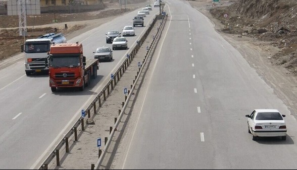 جاده سرچم - میانه زیر بار ترافیک می‌رود