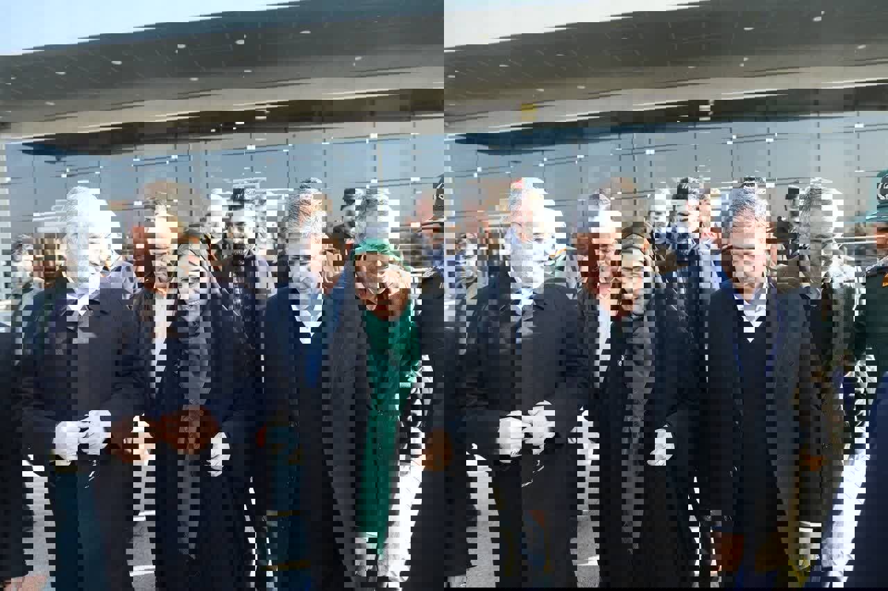 وزیر راه و شهرسازی وارد اردبیل شد