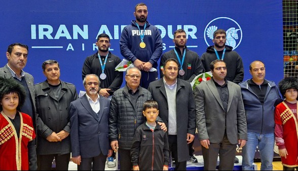 پوکر مازندران در کسب طلا