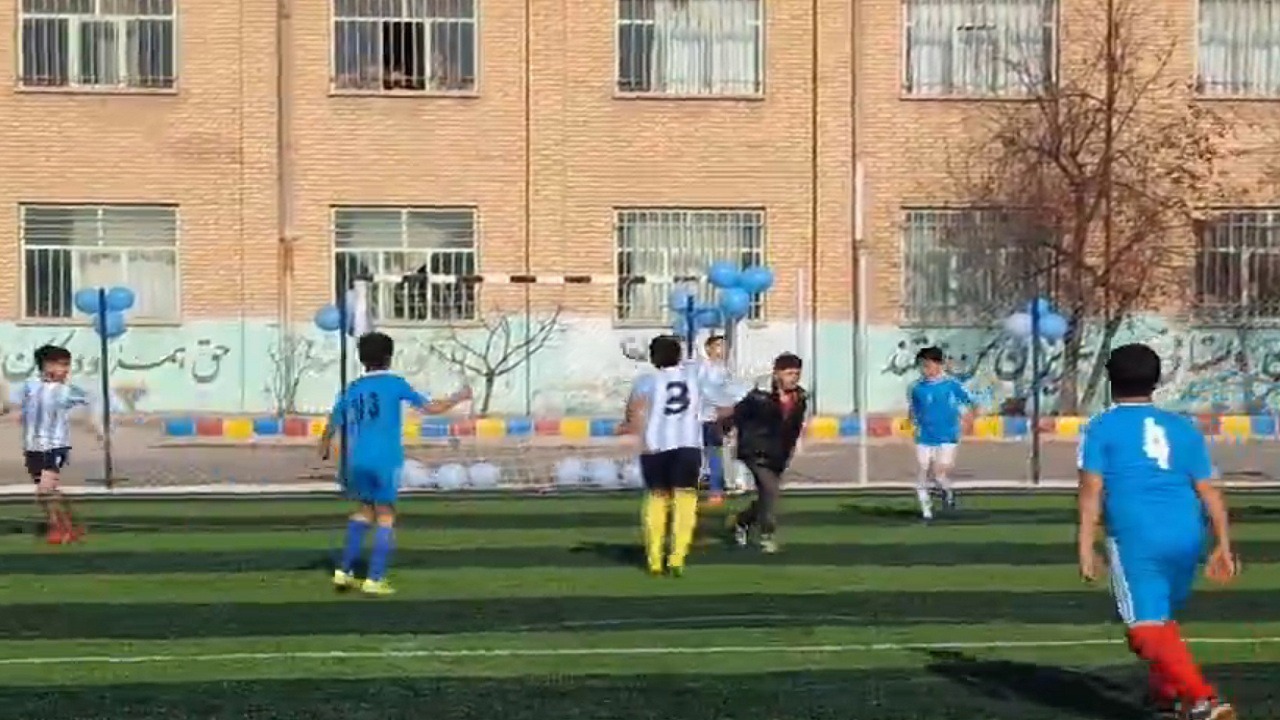 افتتاح زمین چمن مصنوعی در اهر