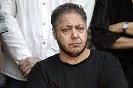 سفر زمان؛ چهرۀ «مازیار لرستانی» در ۱۴ سالگی در اتاقش در حال خواندن کتاب