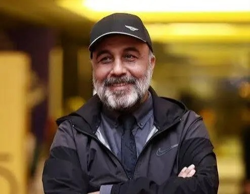 سفر زمان؛ «رضا عطاران» ۱۶ ساله در یکی از اولین نمایش‌هایش در مشهد؛ سال ۶۳