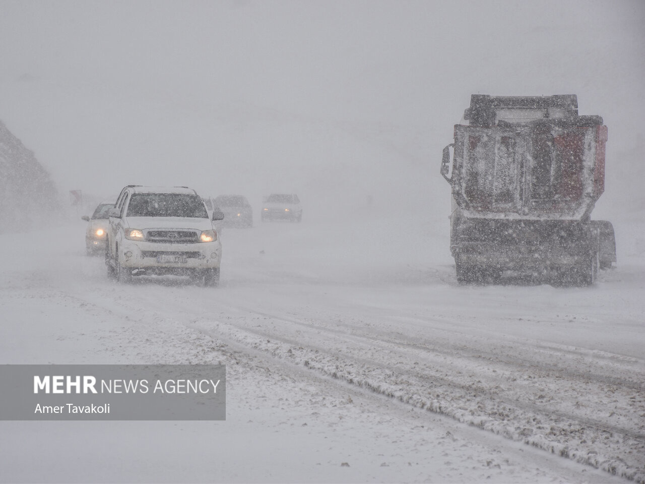 تداوم بارش برف وکولاک در مناطق مختلف آذربایجان غربی