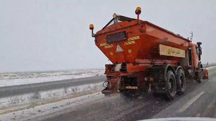 بارش اولین برف زمستانی در شهرستان خوی آغاز شد