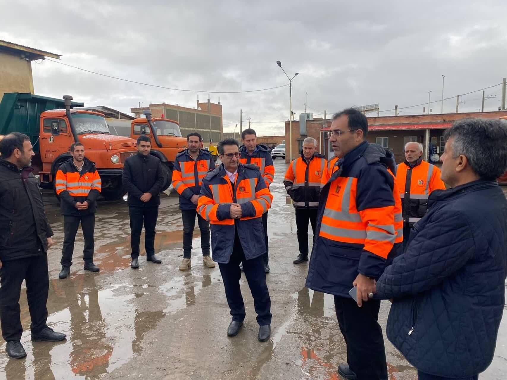 تمامی محورهای مواصلاتی میاندوآب باز است