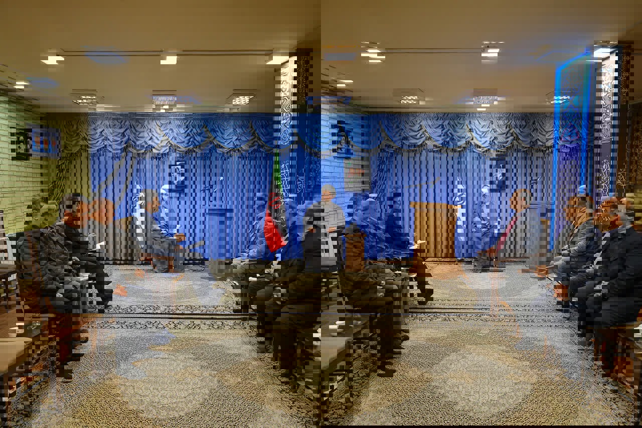 الکترونیکی شدن خدمات باید به کاهش هزینه‌های دولت و رضایت مردم بینجامد