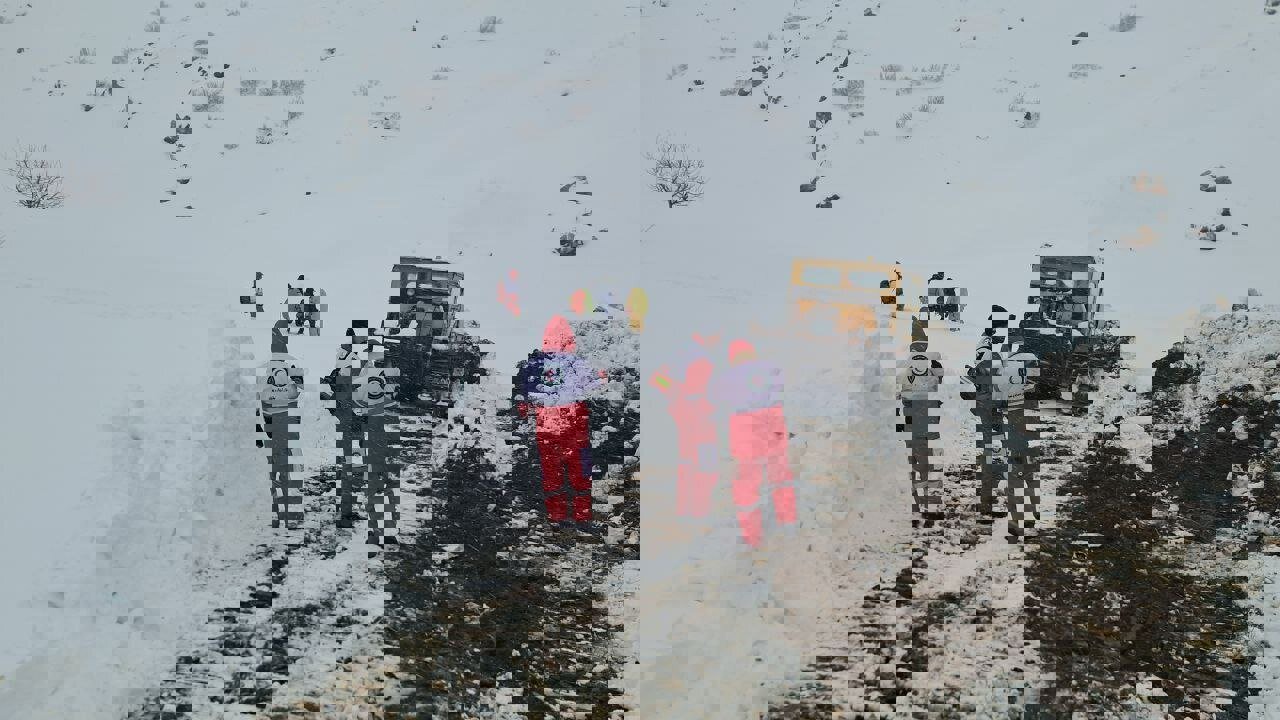 تصاویری از نجات ۱۴ مفقودی از دل کولاک سردشت