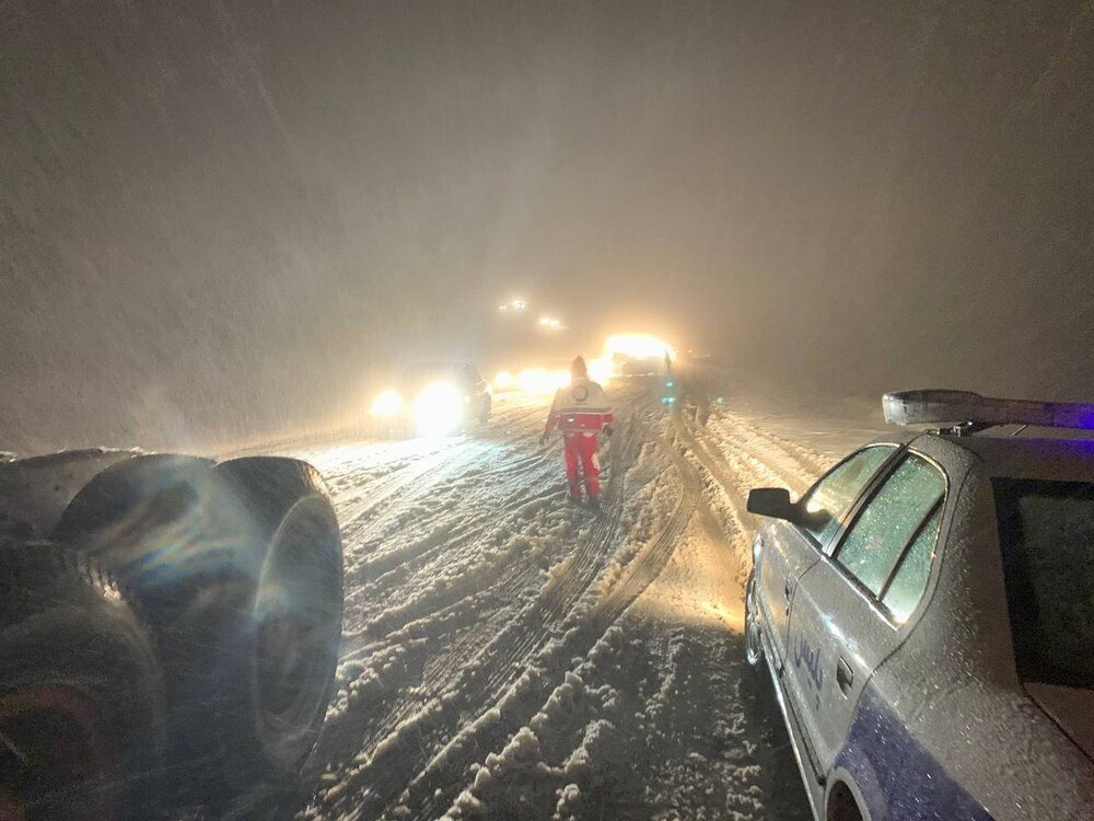 غیرممکن شدن تردد در گردنه‌های مهاباد به علت کولاک شدید