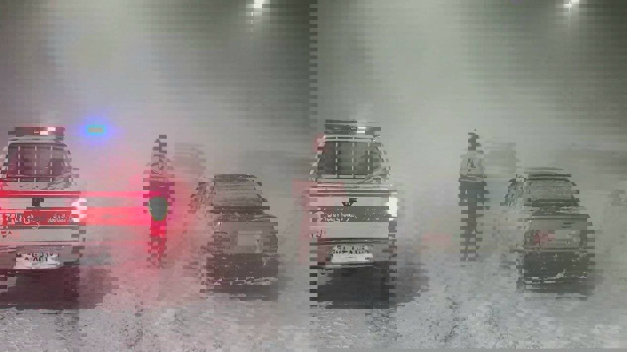 محبوبی: رهاسازی ۴۷ خودرو از برف در محور پیرانشهر؛ ۶۶ نفر اسکان یافتند