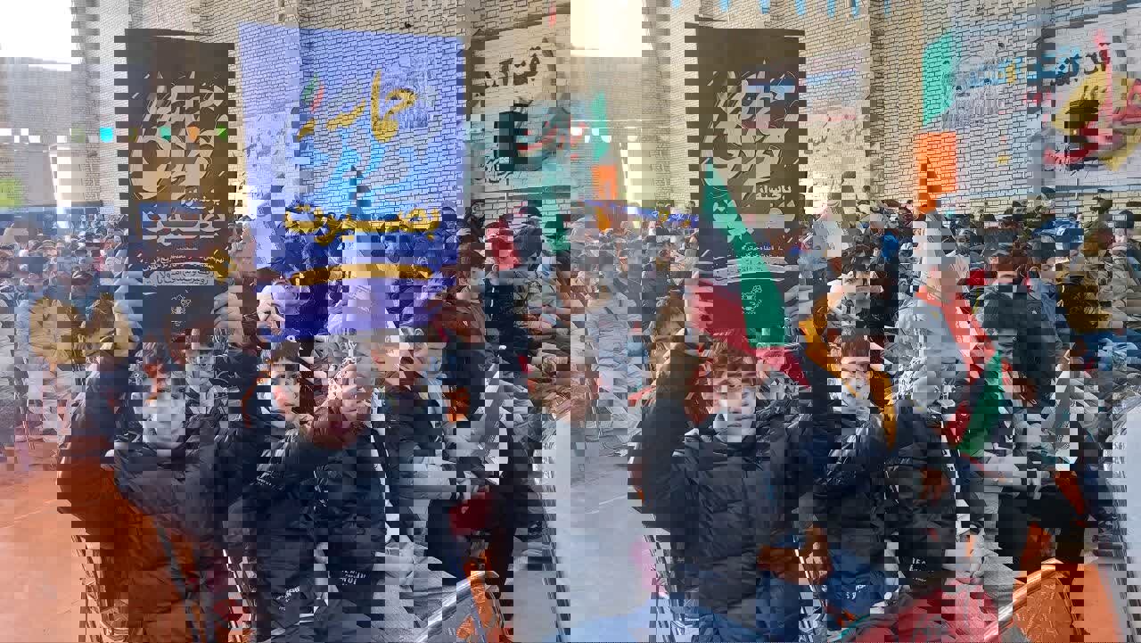 تجدید عهد و پیمان مشگین شهری‌ها با شهدای انقلاب در ۹ دی