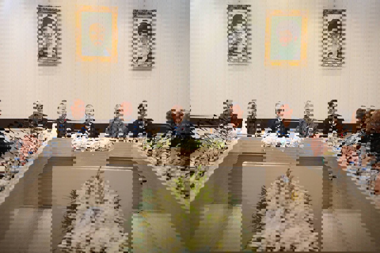 واردات نهاده‌ها و هوشمندسازی عرضه مرغ در اولویت قرارگاه اقتصادی است