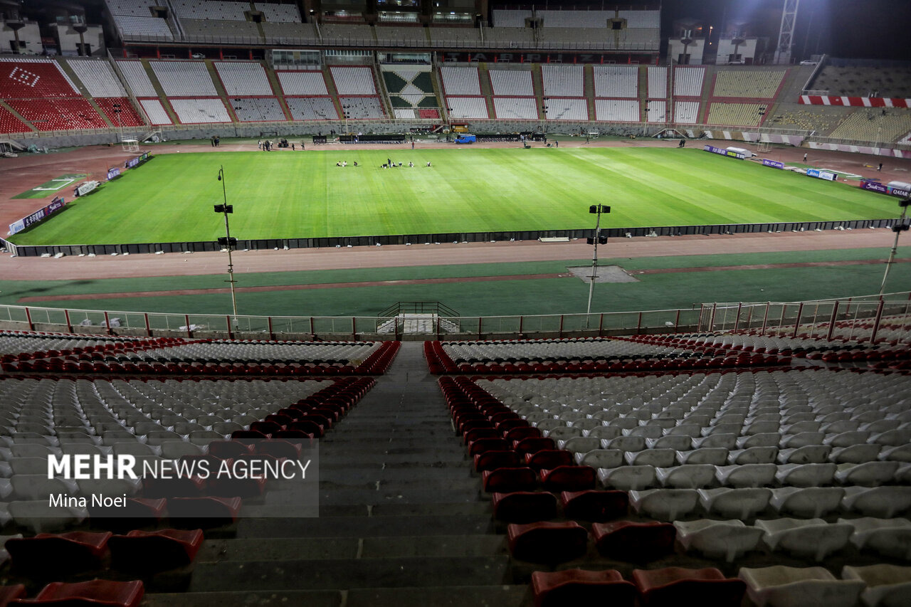 ورزشگاه یادگار امام در فاصله ۲/۵ساعت مانده تا آغاز دیدار تراکتور ملوان