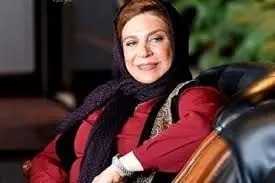 سفر زمان؛ «گوهر خیراندیش» در کنار «گوگوش» در حال تماشای یک تئاتر