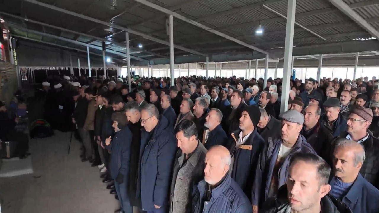 درگذشت مادر شهید کاری در مرند