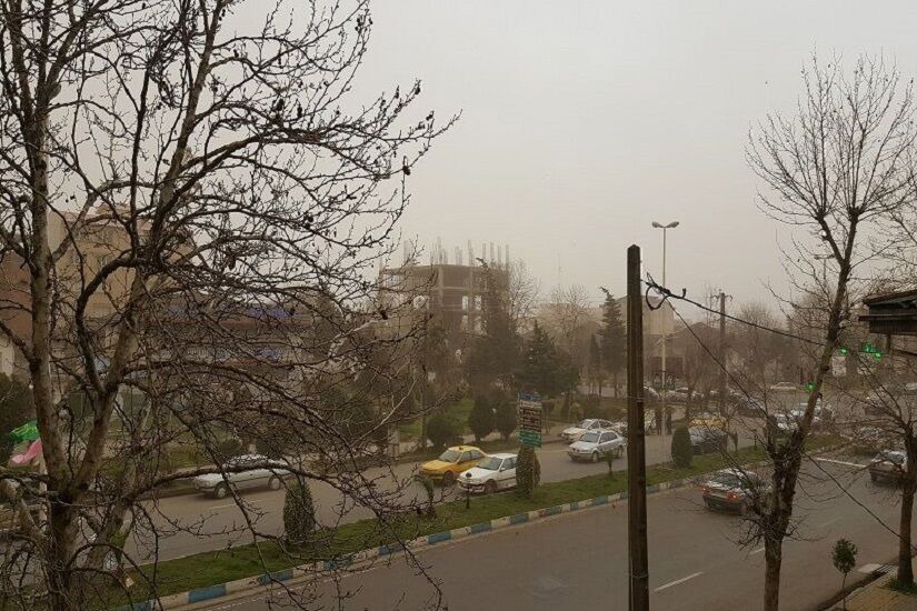 تندباد با سرعت ۹۴ کیلومتر اردبیل و گرمی را در نوردید