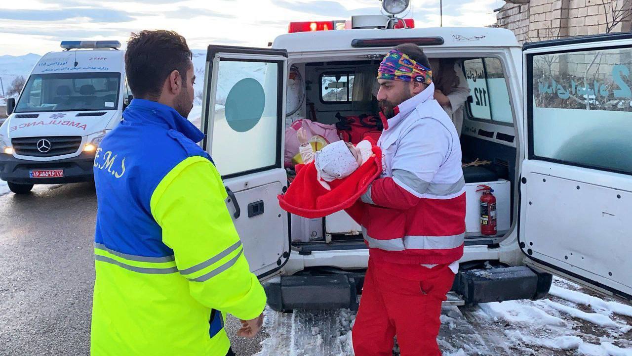 نجات نوزاد ۵ ماهه در شاهین دژ